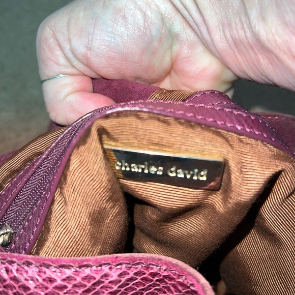 Charles David Burgundy/Purple Bucket/Hobo bag with dust cover - Picture 7 of 13